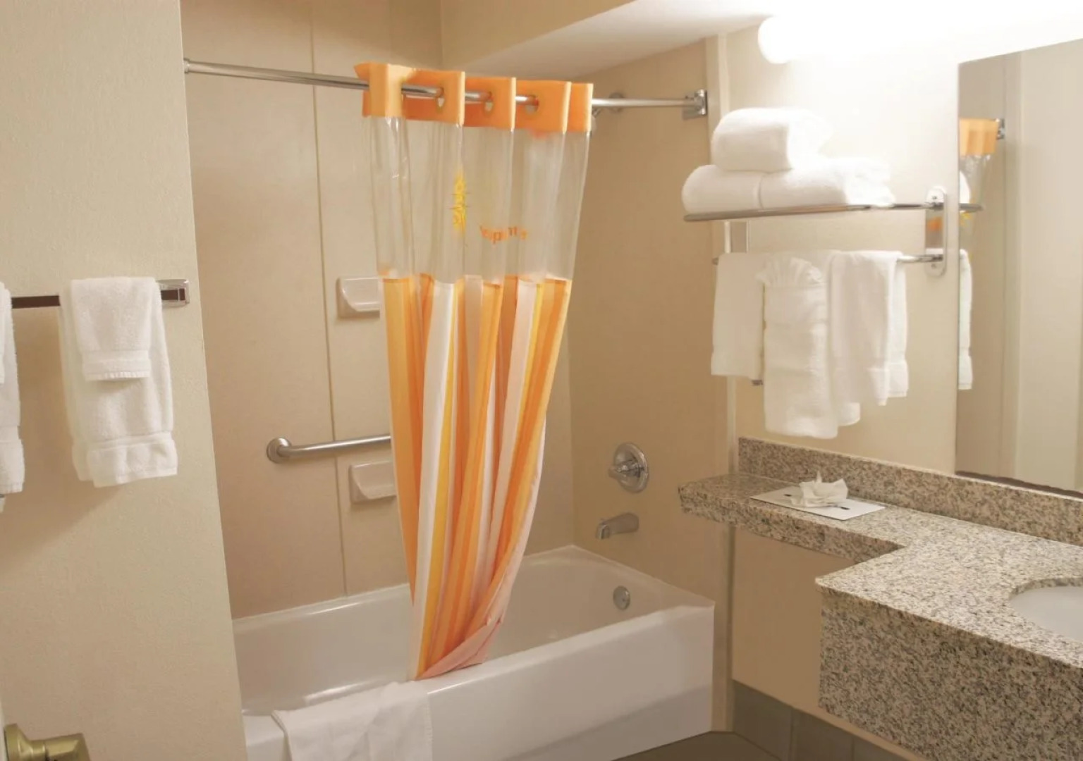 La Quinta Inn & Suites Tulsa Central