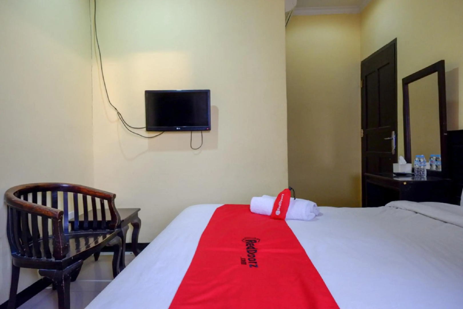 RedDoorz near Citraland Waterpark Kendari