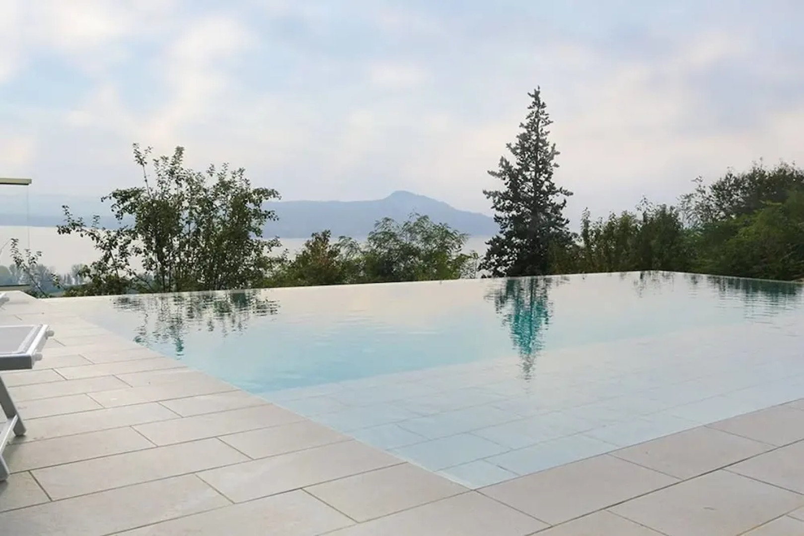 Stunning Family Friendly Italian Lakes 3 bed Villa With Pool, Wifi, Bbq, Lake Views