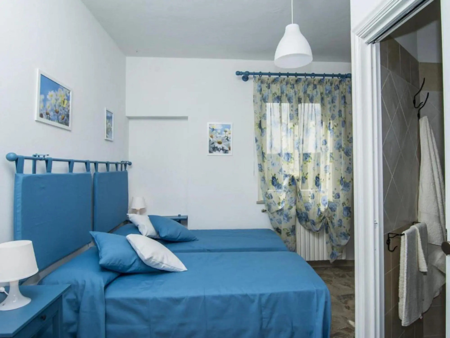 Majestic holiday home in Montefalcone Appennino with garden