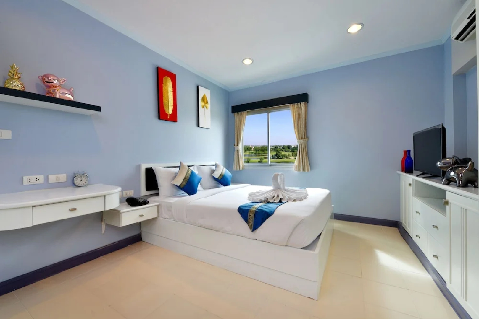 The Grand Paradise Suite