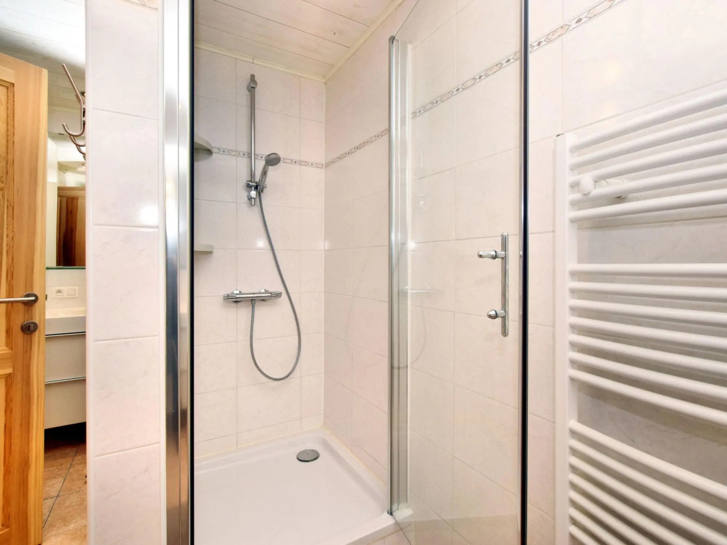 Luxurious chalet in Septon with sauna