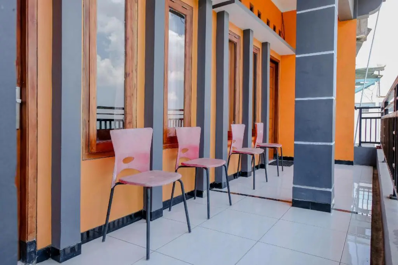 OYO 1351 Tanggulasi Resto & Residence Syariah