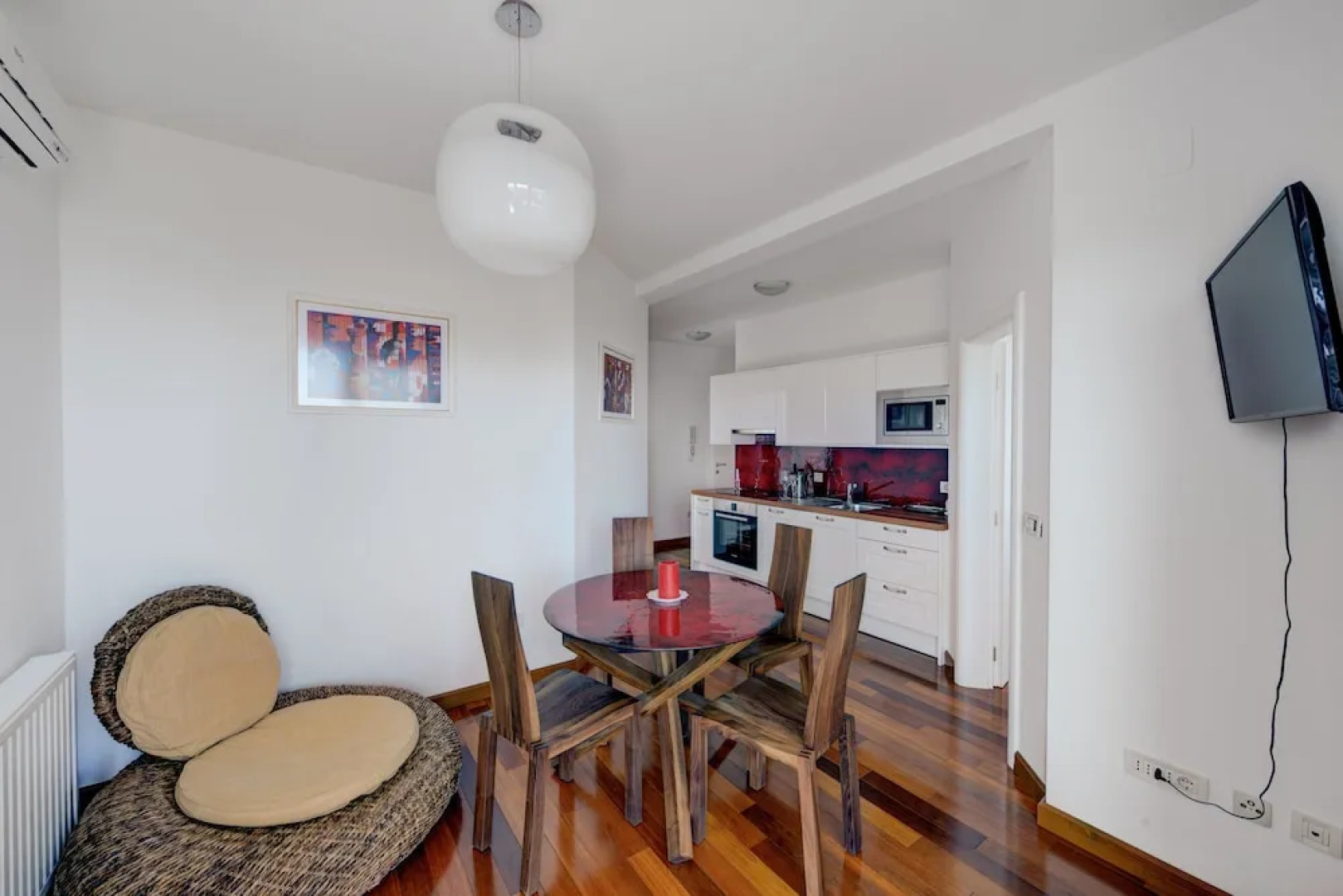 Villa Mediterranean Garden