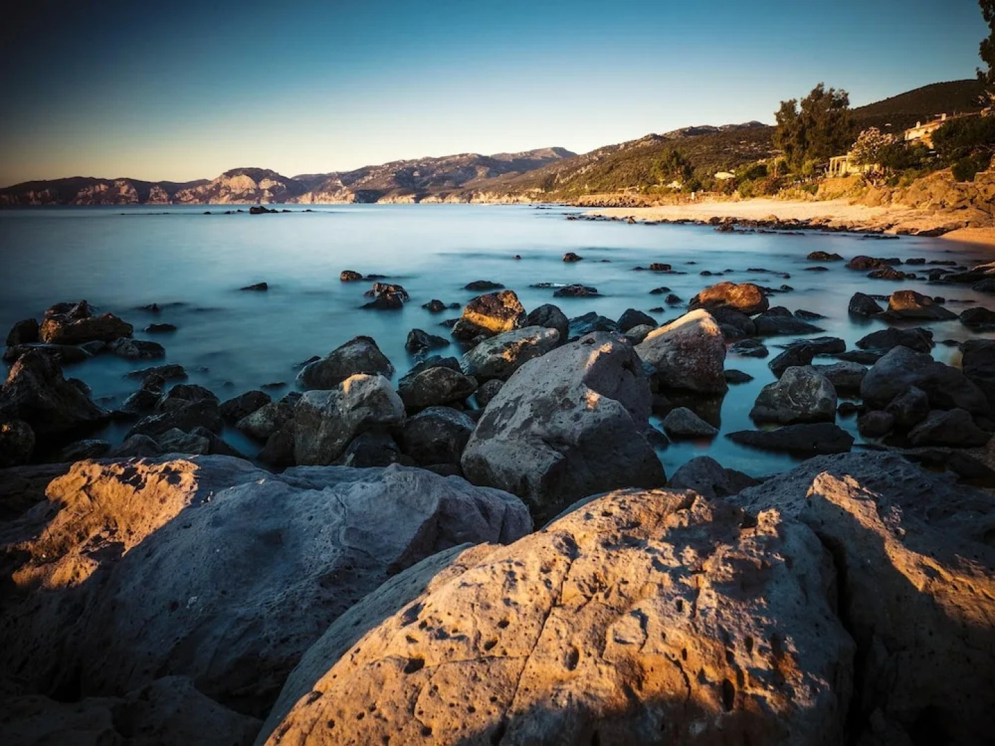 Apartment With one Bedroom in Bari Sardo, With Wonderful Mountain View