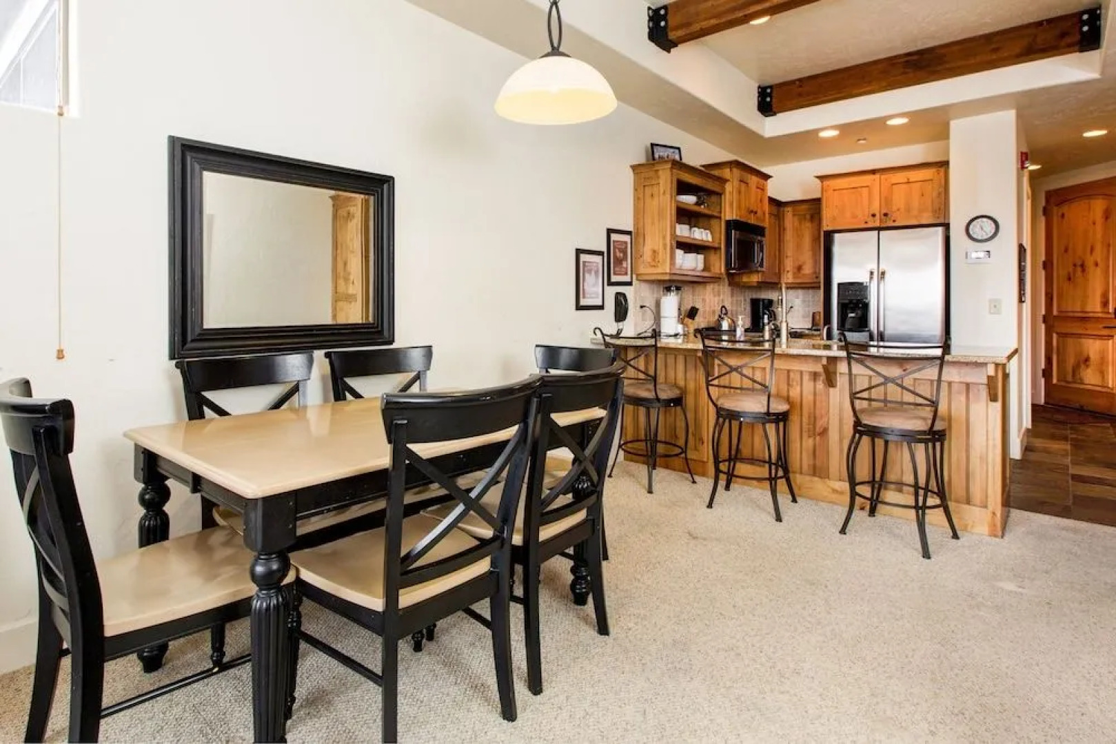 2BR Newpark Townhouse with Hot Tub by RedAwning