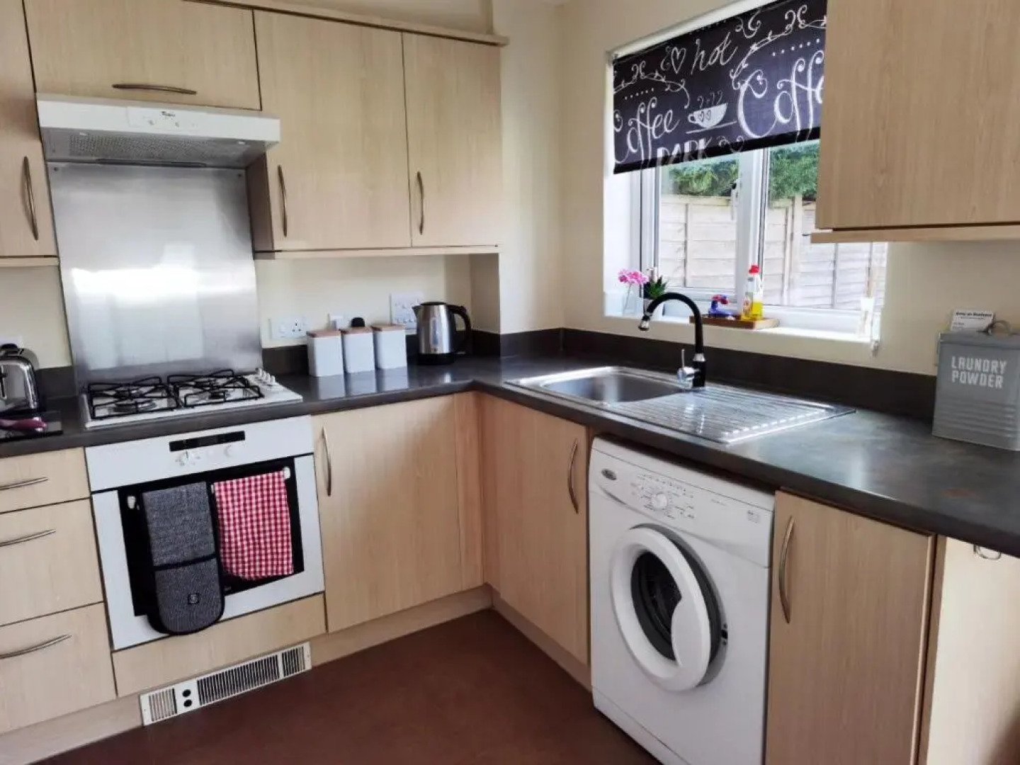 Lakeside: Argosy 3bed house 2bath parking M27 J5 Southampton Airport sleeps 6