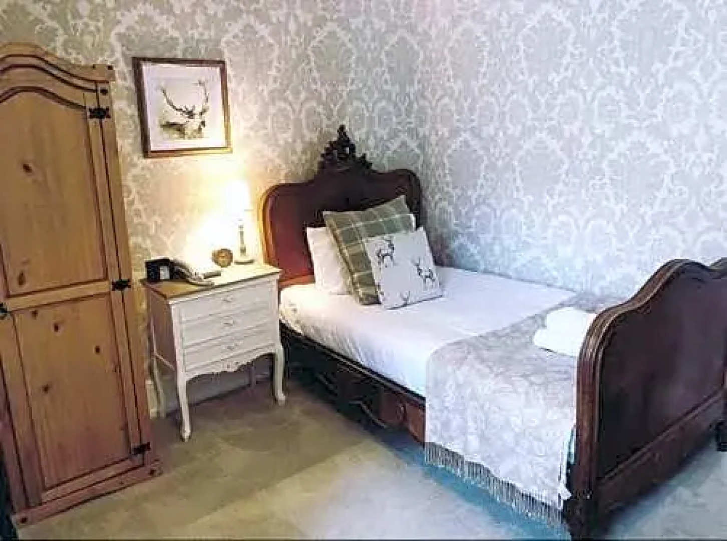 Emerald Healing Centre - Hotel & Retreat