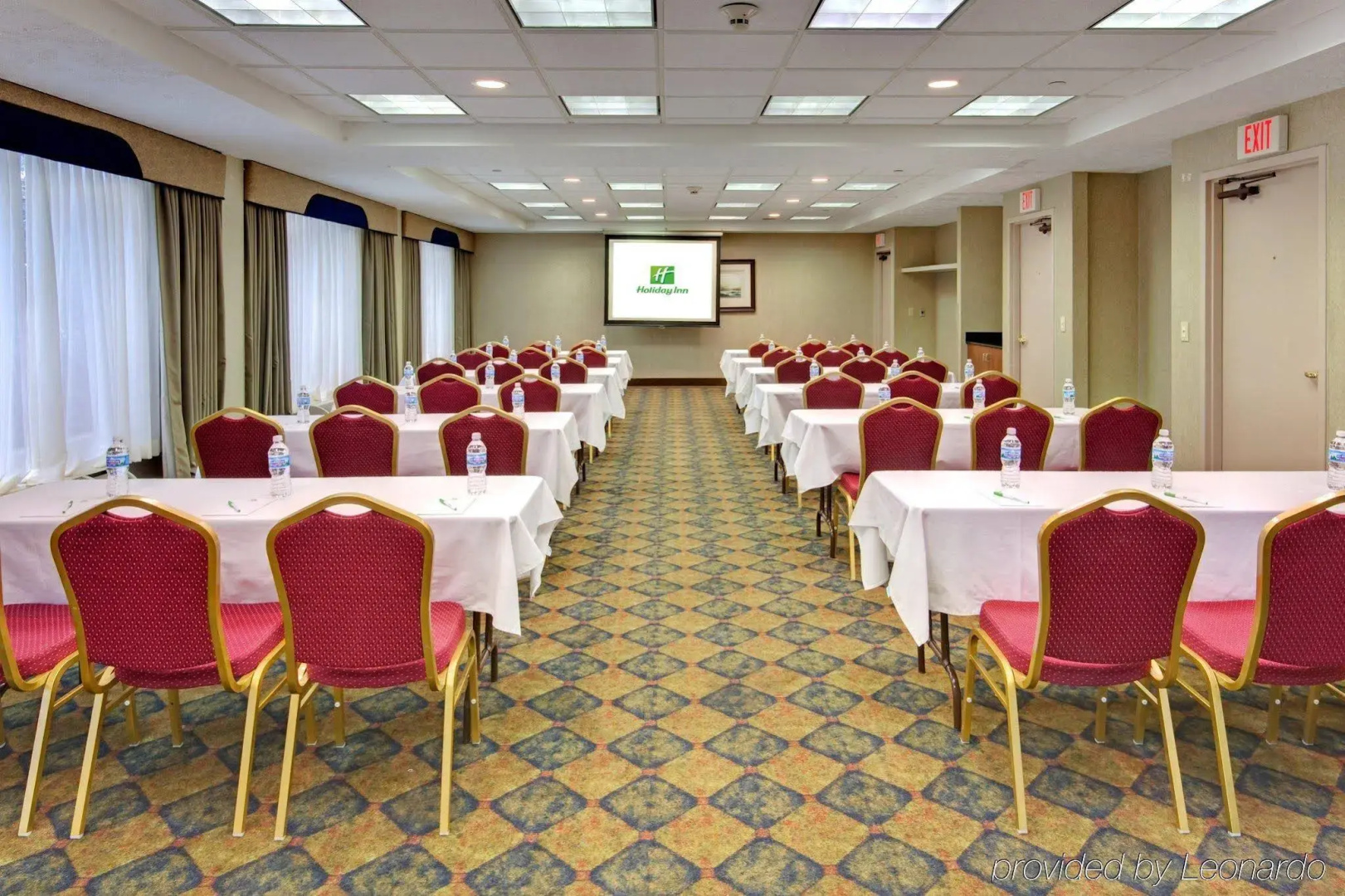 Holiday Inn Hotel & Suites Warren by IHG