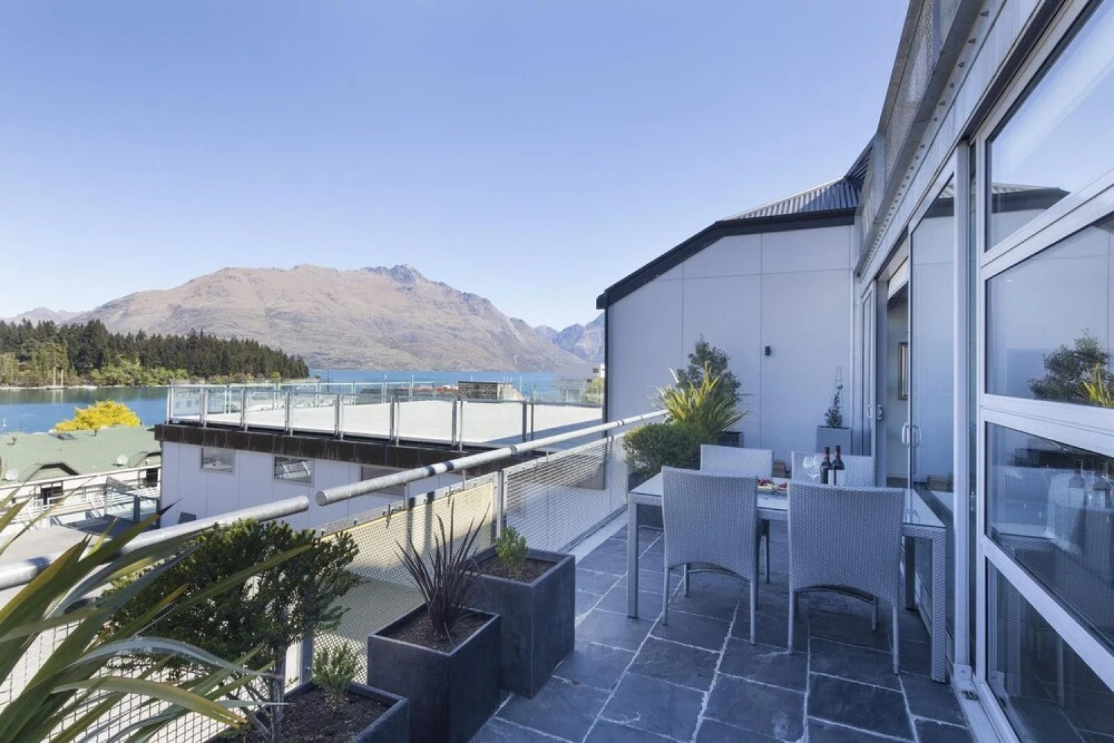 Taimana Central Apartment