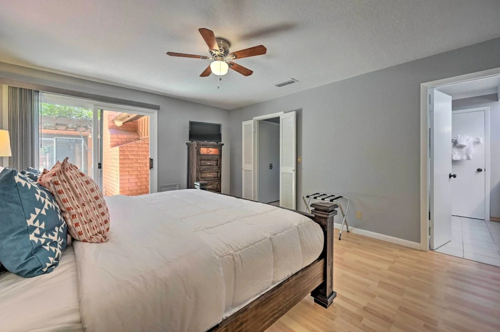 4 Mi to Main Street: Spacious Sedona Home