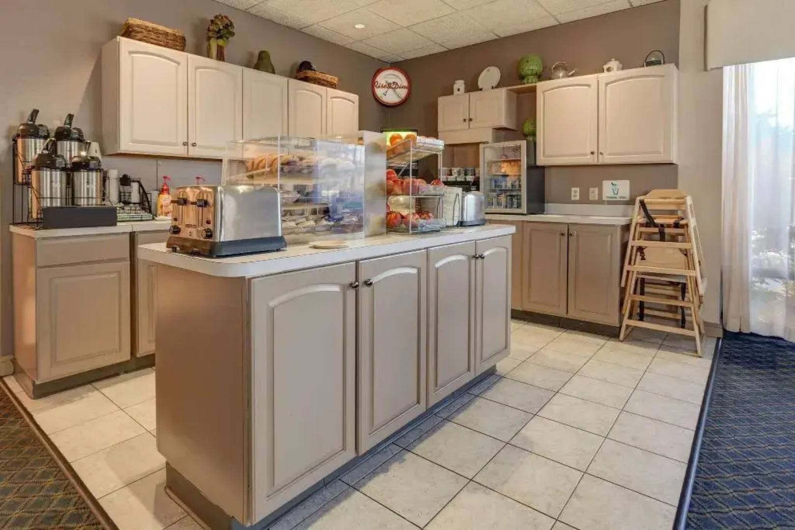 Howard Johnson by Wyndham Amherst Hadley