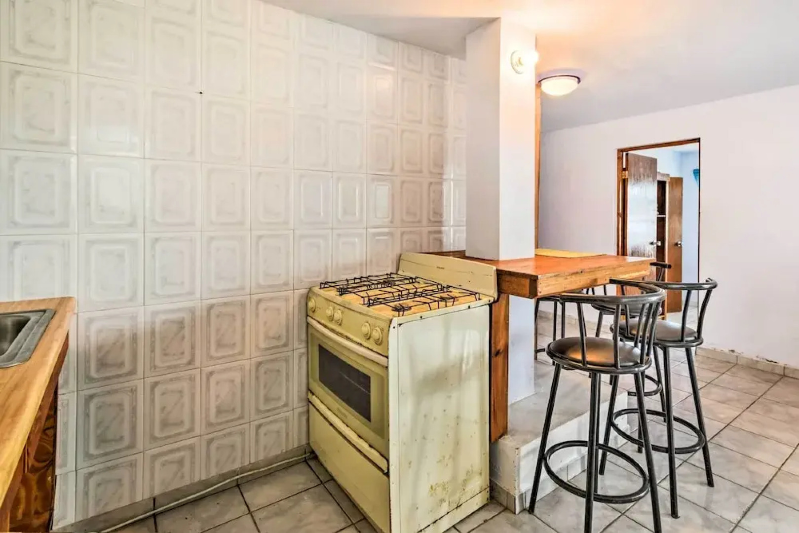 Tropical Oasis: Bay Views ~ 2 Mi to Playa Sardinas