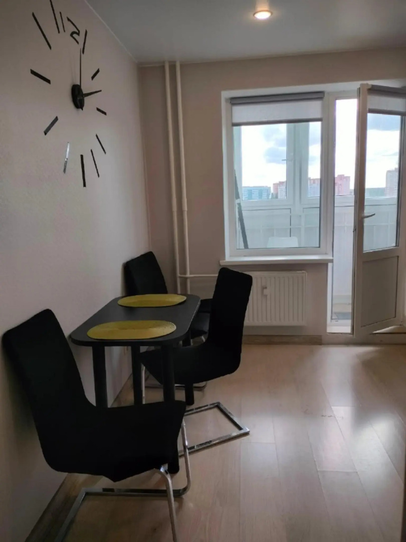 Апартаменты на улице Современников 11/6