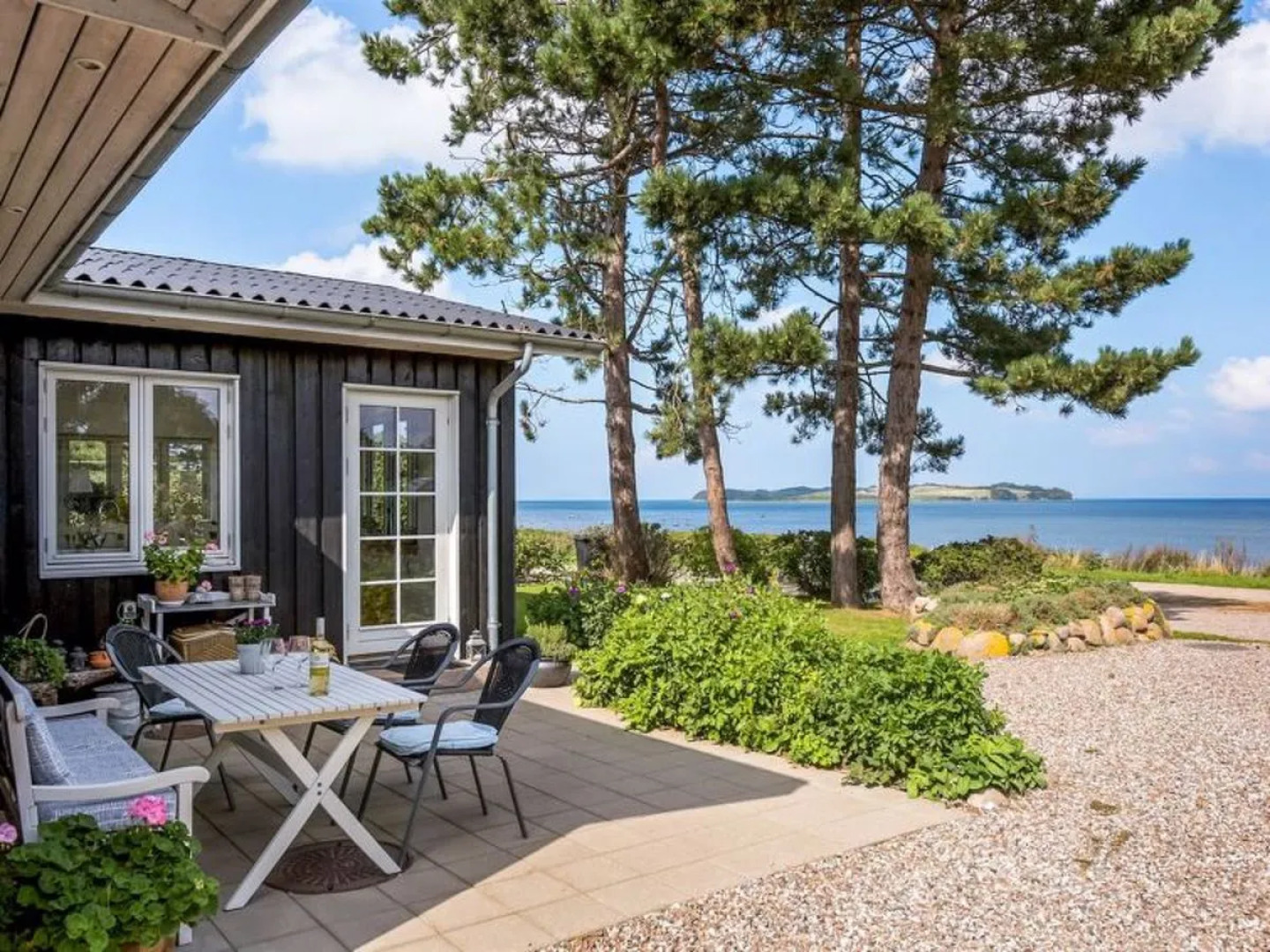 "Varma" - 25m from the sea in Sealand