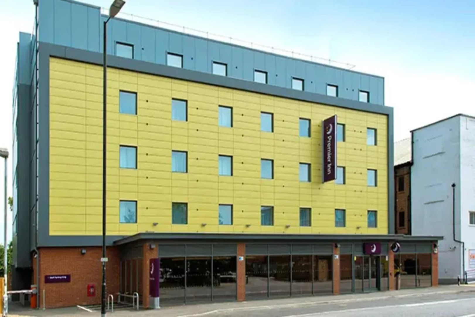 Premier Inn Newbury TC - London Road