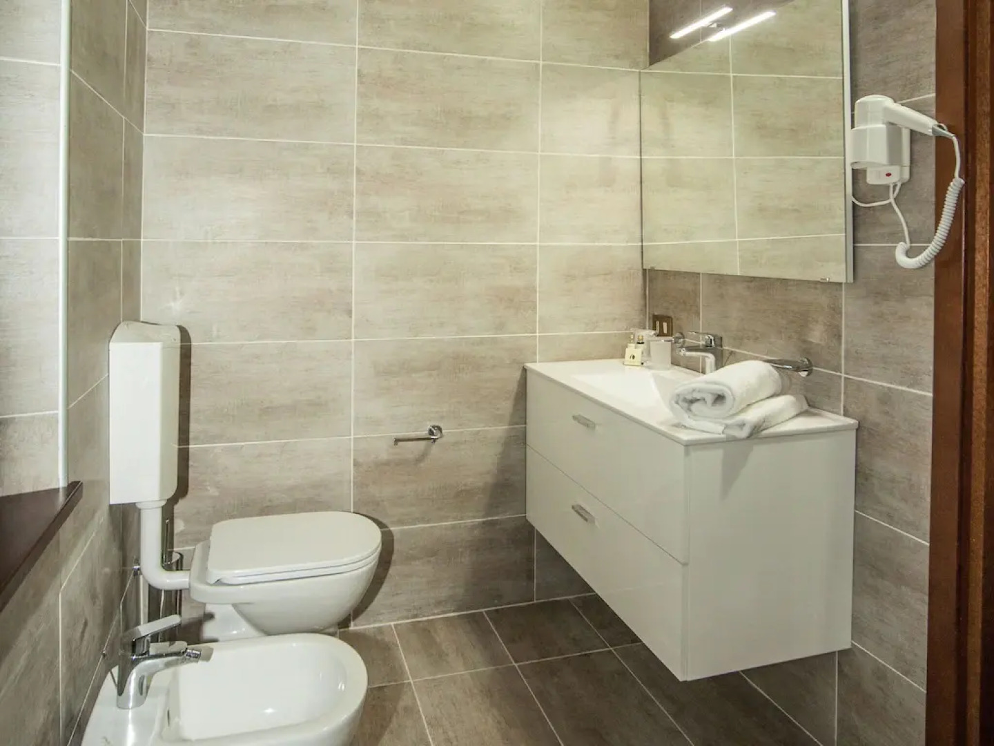 Alluring apartment in Passaggio di Bettona with pool