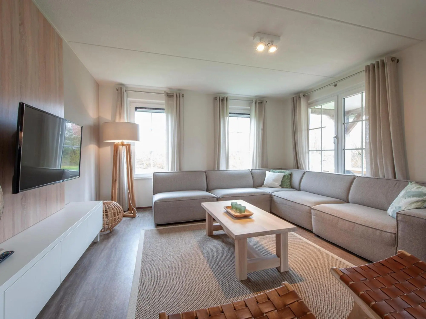 Restyled villa with infrared sauna, in a holiday park, 400 m from the sea