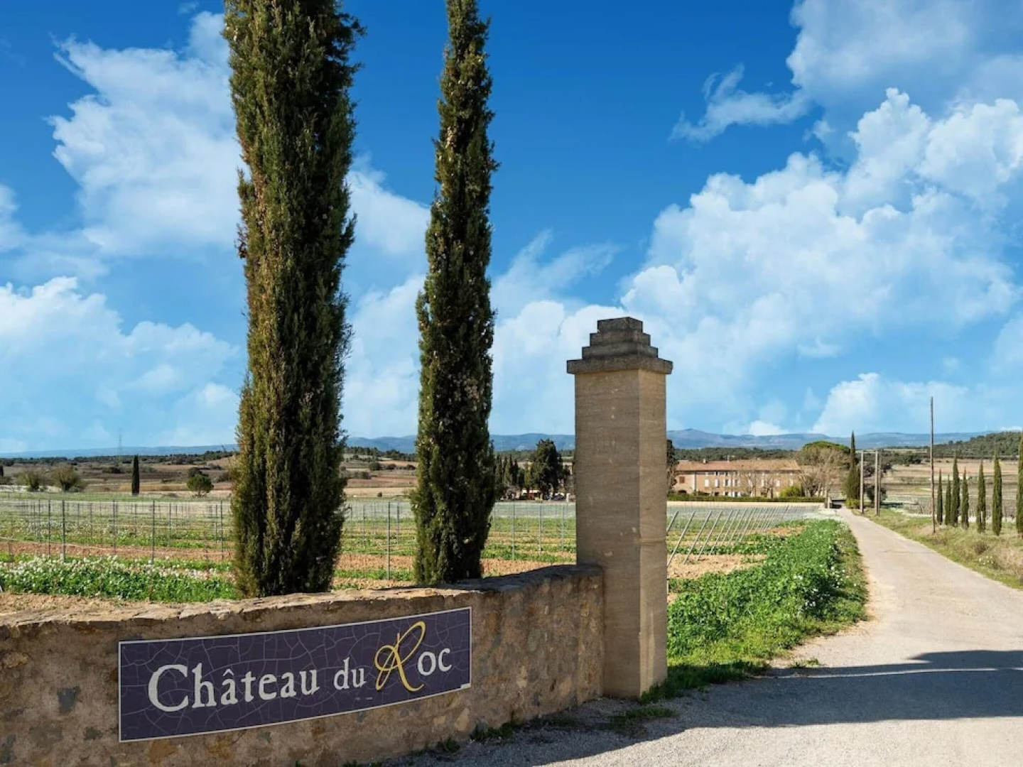 Villa in Montbrun With Pool and Mountain Views