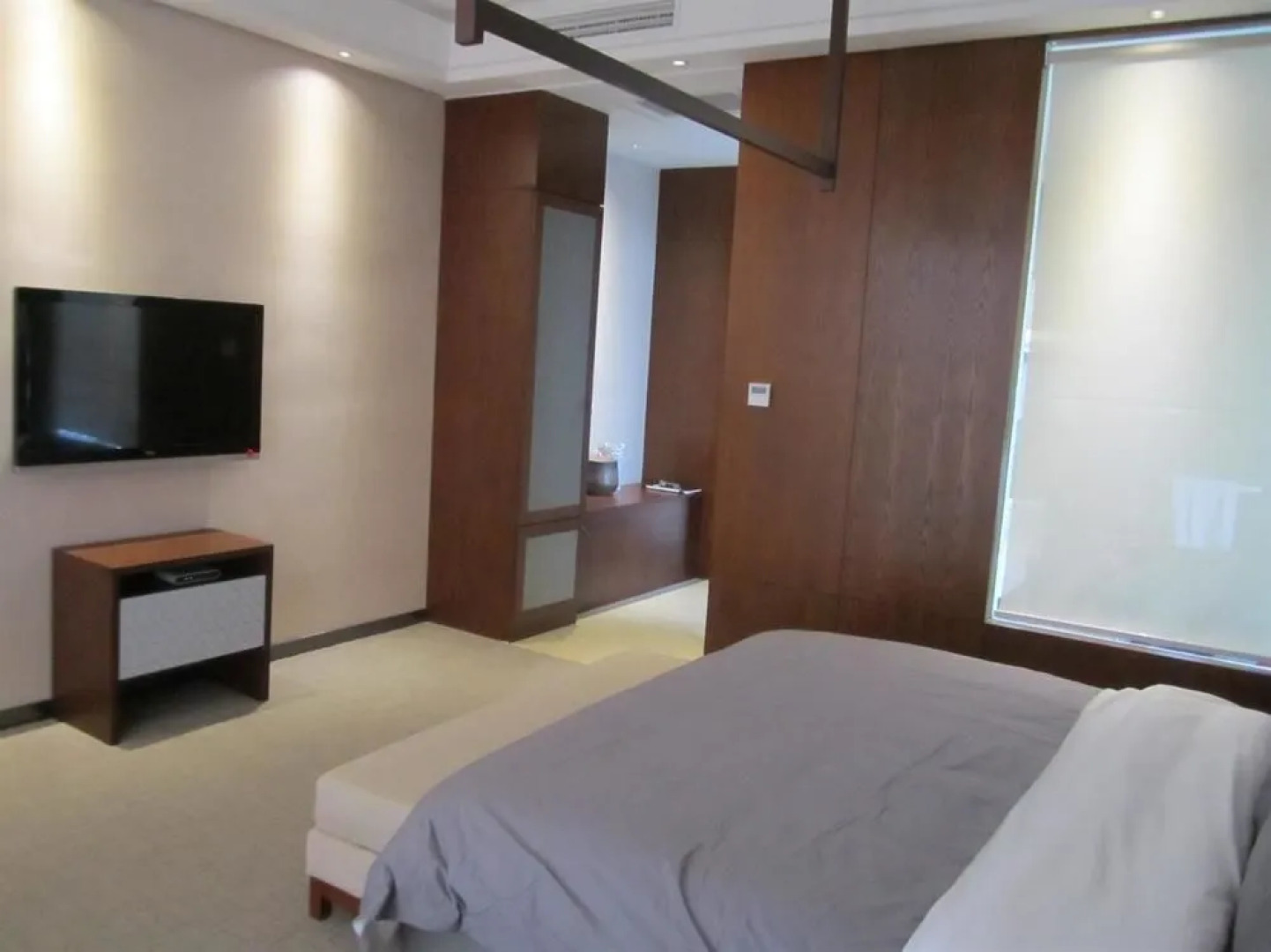 Yancheng Youth Club and Reading Hotel