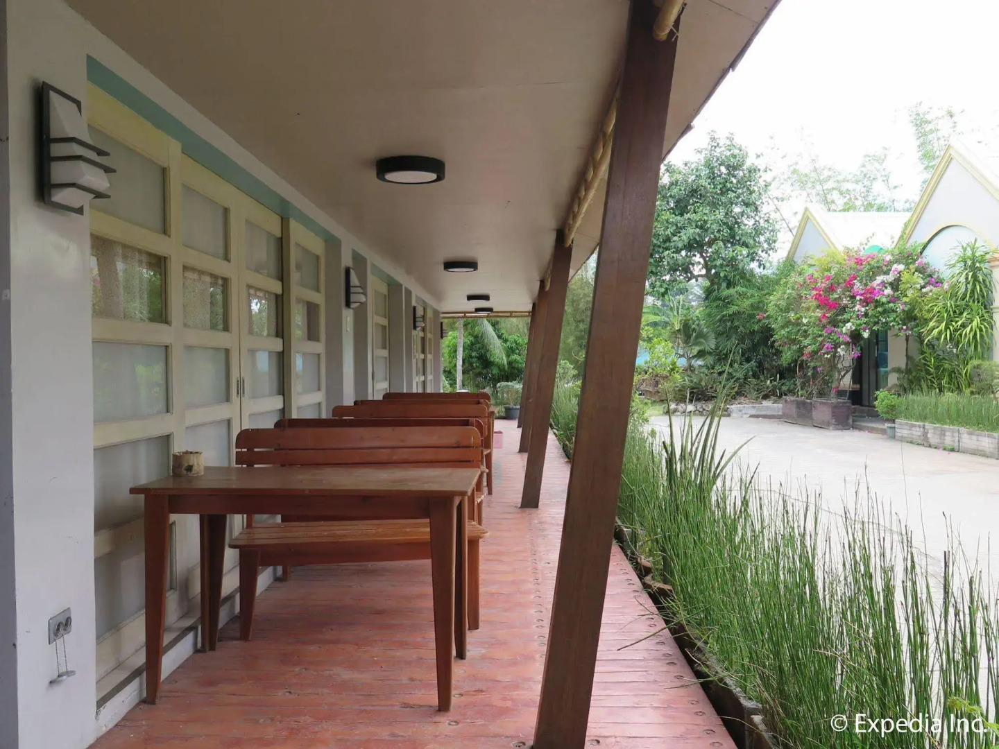 Zillion Pavilion Family & Business Hotel