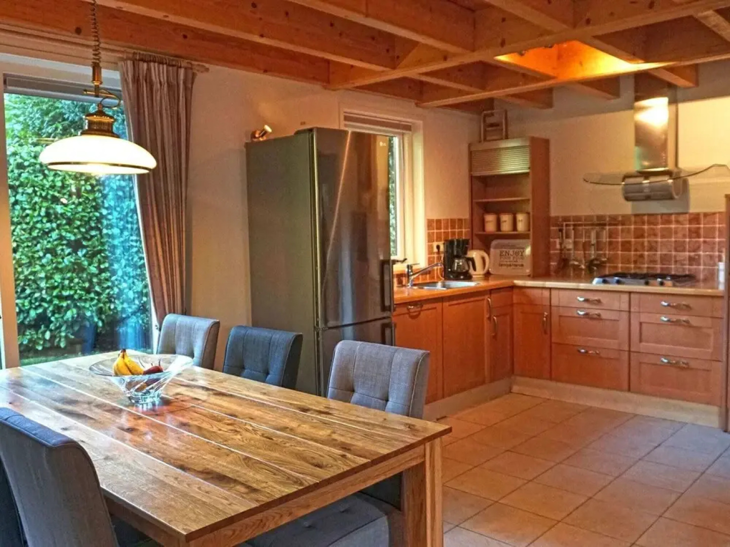 Terrace Apartment With Lush Garden