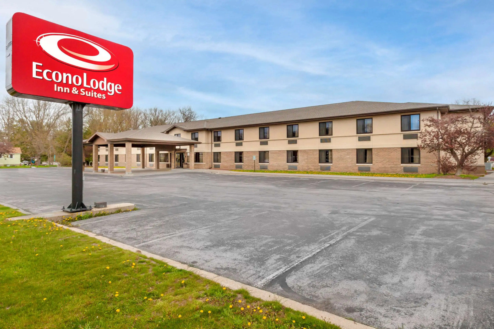 Econo Lodge Inn & Suites Oconto