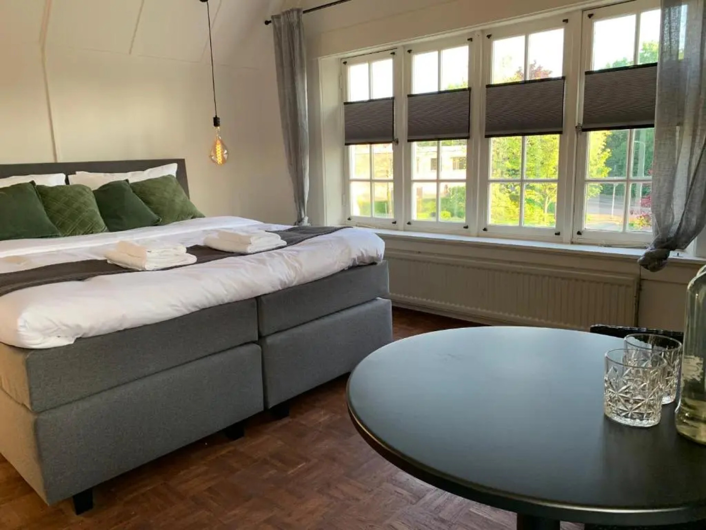 Bed and Breakfast Goes