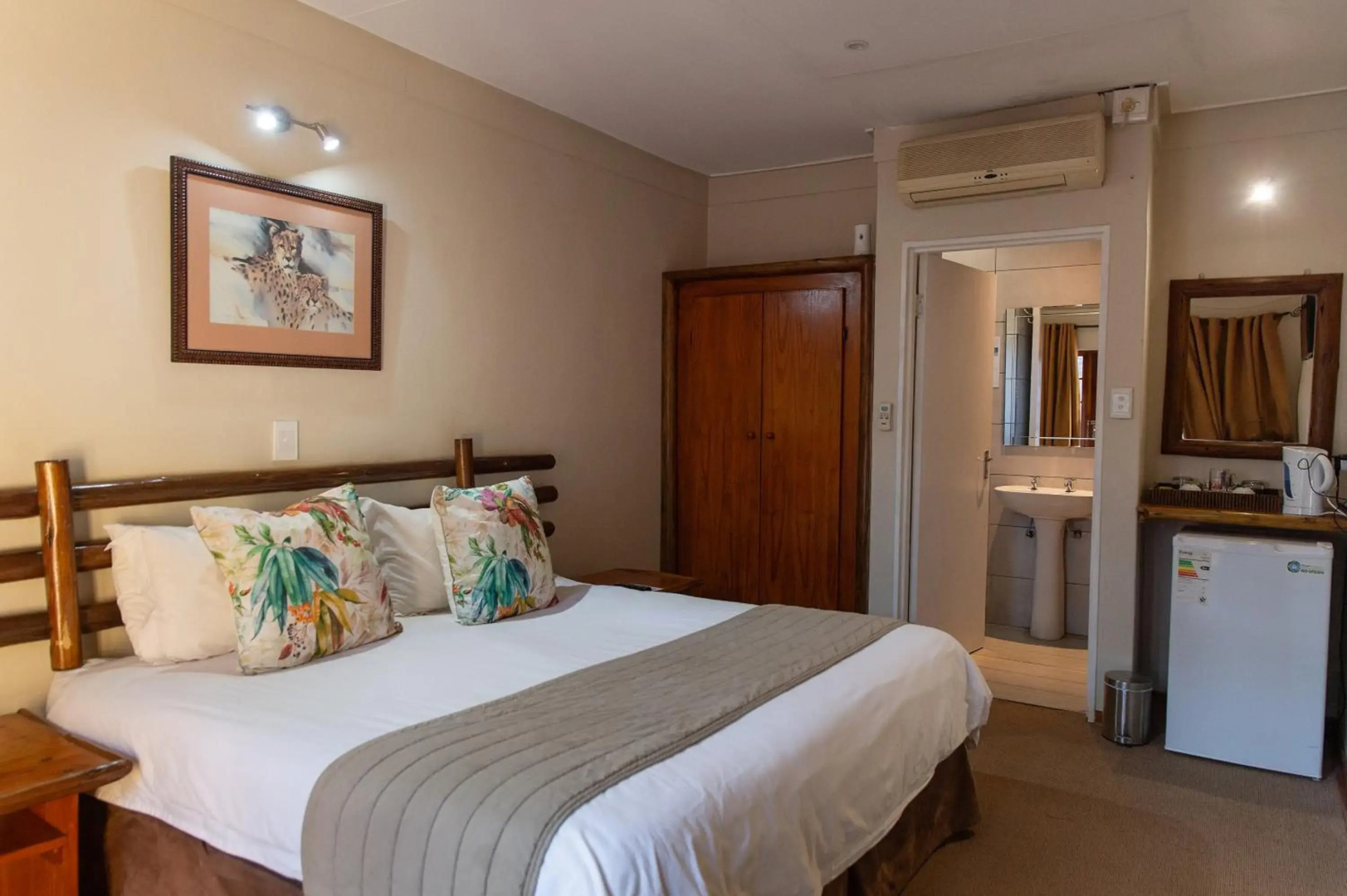 Riverside Lodge & Conference Center