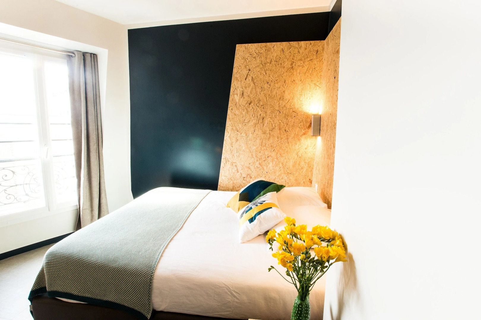 Beautiful Belleville Hostel & Hotel