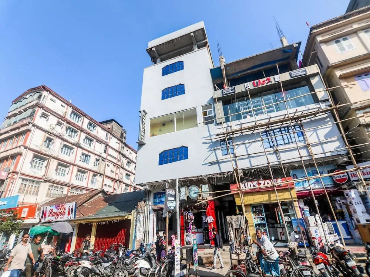 OYO 27073 Hotel Grand Silicon