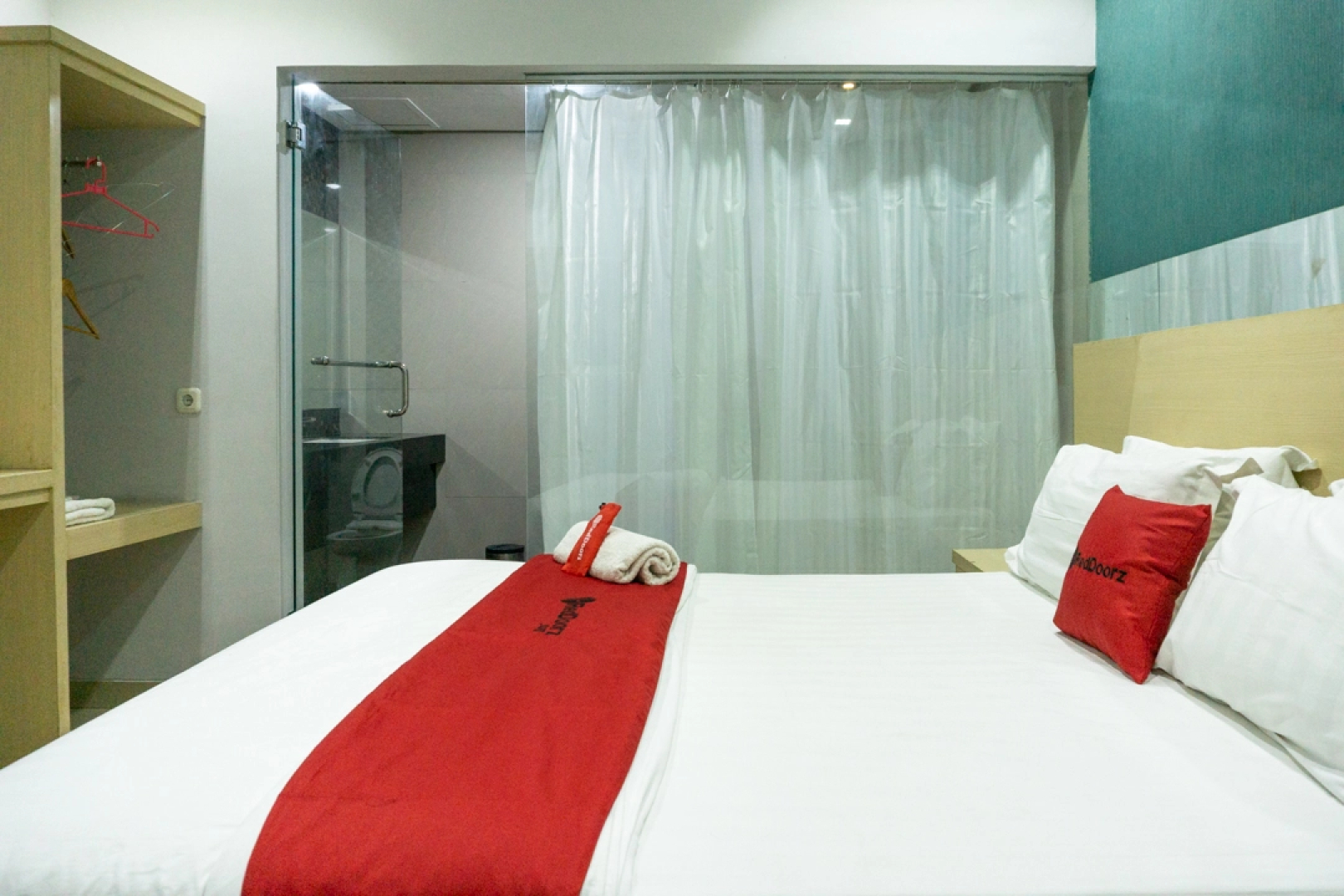 RedDoorz @ Lingkar Luar Street Maumere