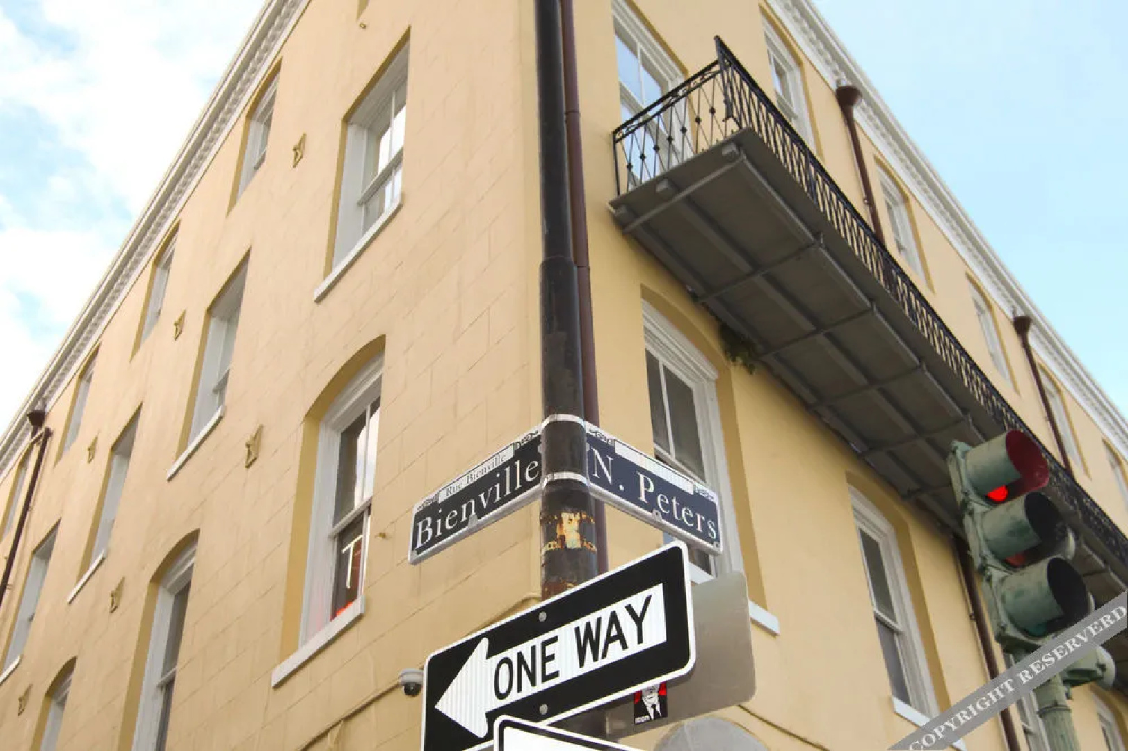 Hosteeva French Quarter Luxury Condo