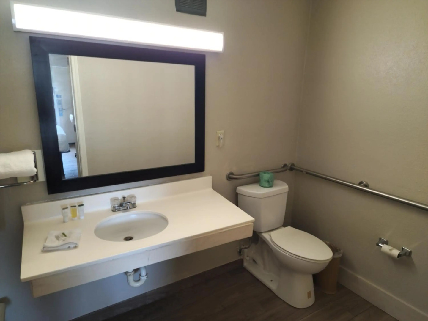 Days Inn by Wyndham Hardeeville Near Hilton Head