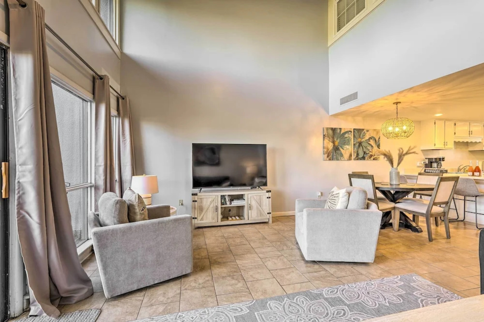 PCB Escape w/ Pool & Beach Access, Beach Chairs!