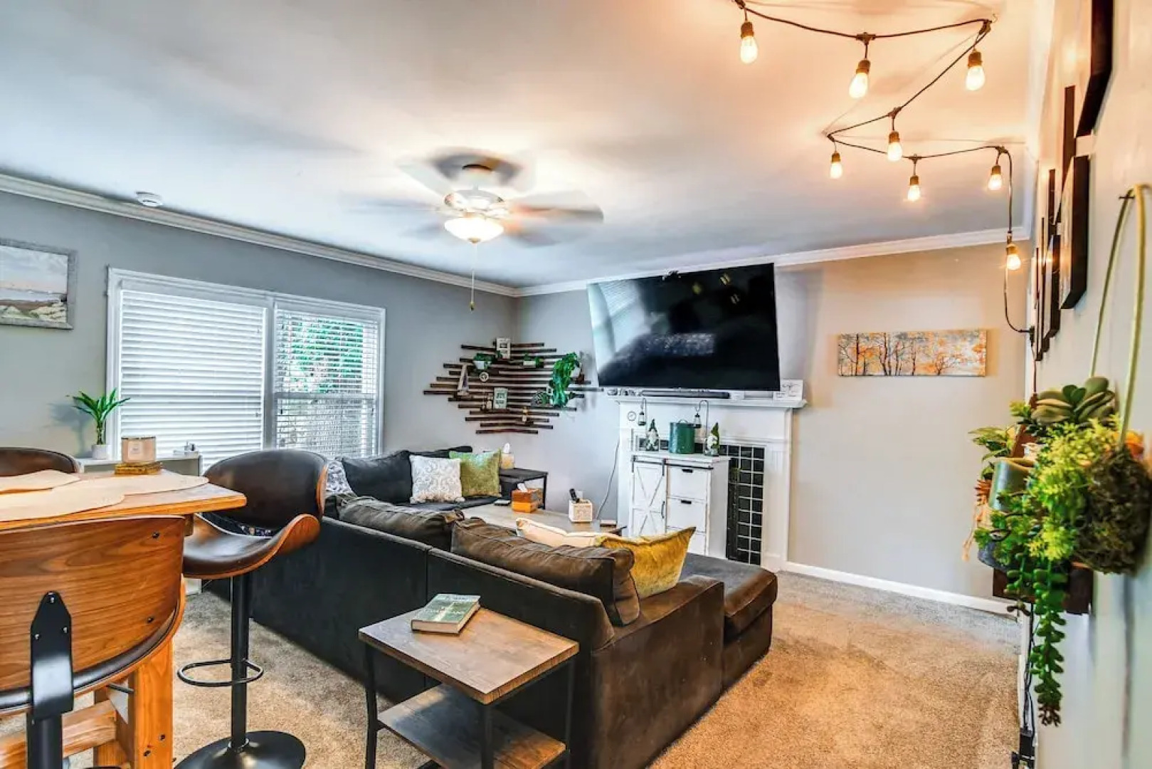 1 Mi to Valley Junction: Pet-friendly Iowa Home