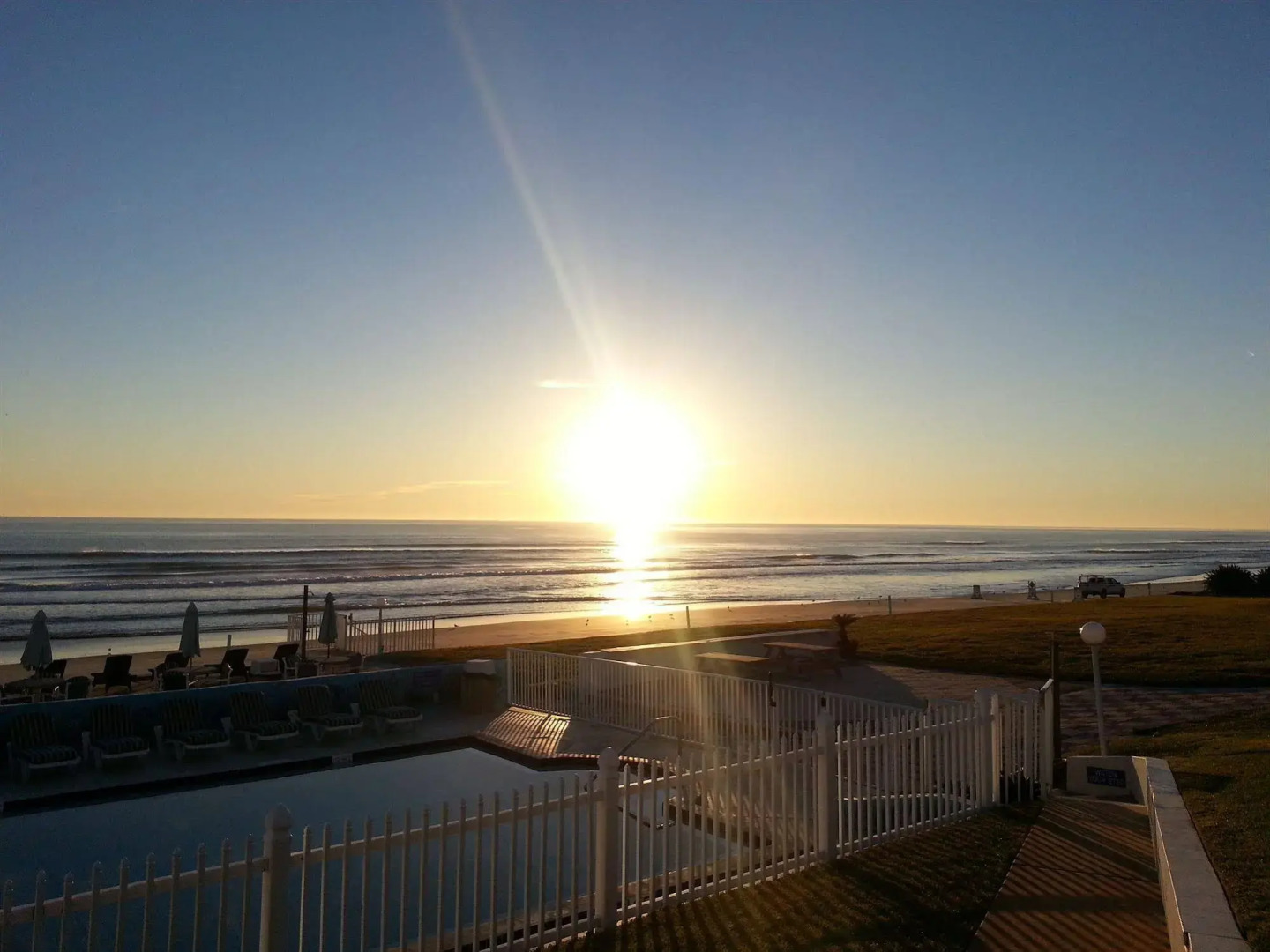 Shoreline Suites & Cabana Cottages