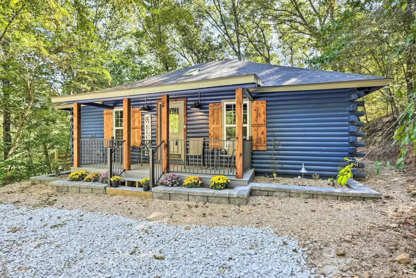Secluded Table Rock Lake/branson Cabin w/ Hot Tub!