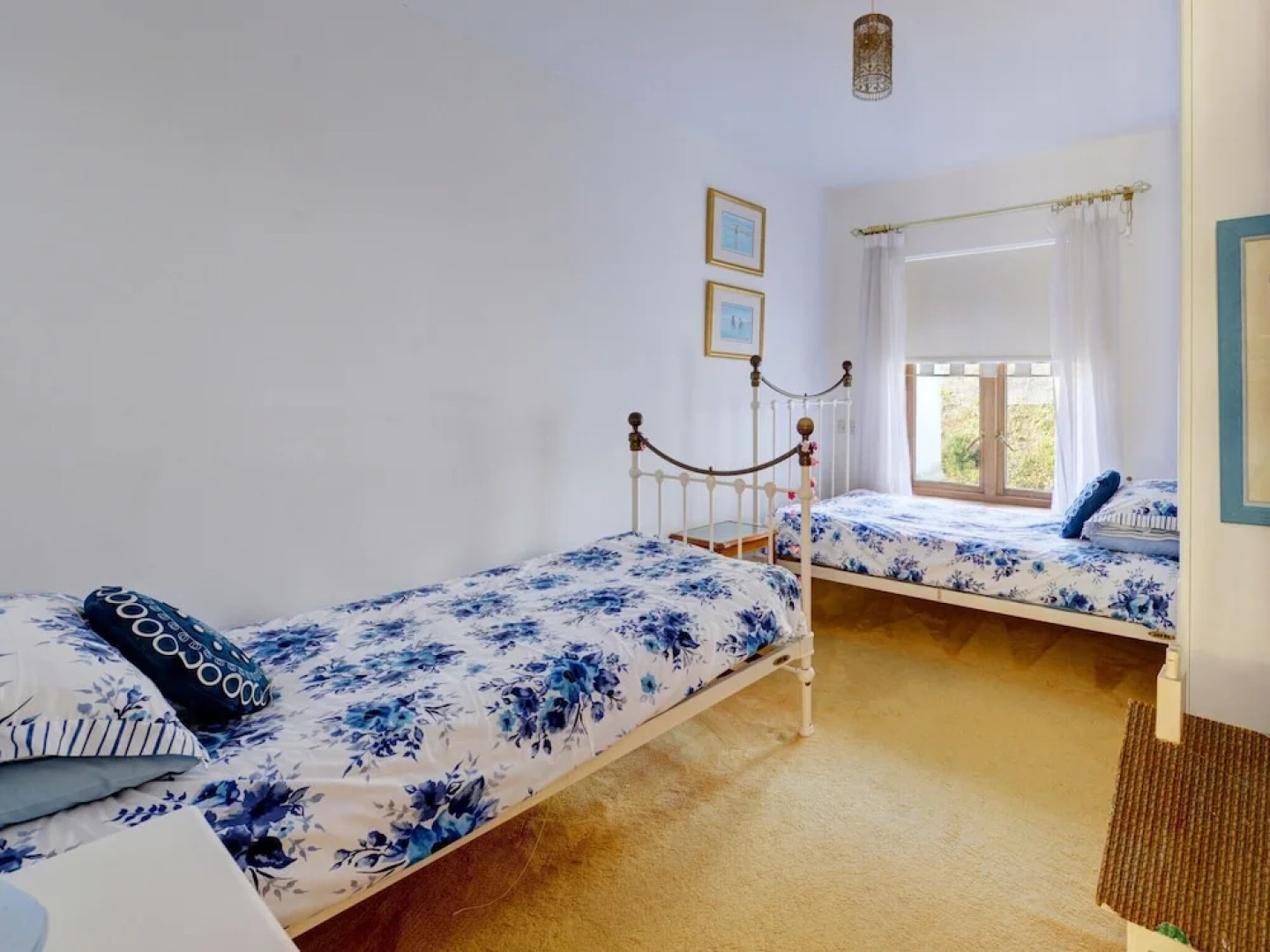 Wonderful Holiday Home With Beautiful Views and Sliding Doors to a Luxury Terrace