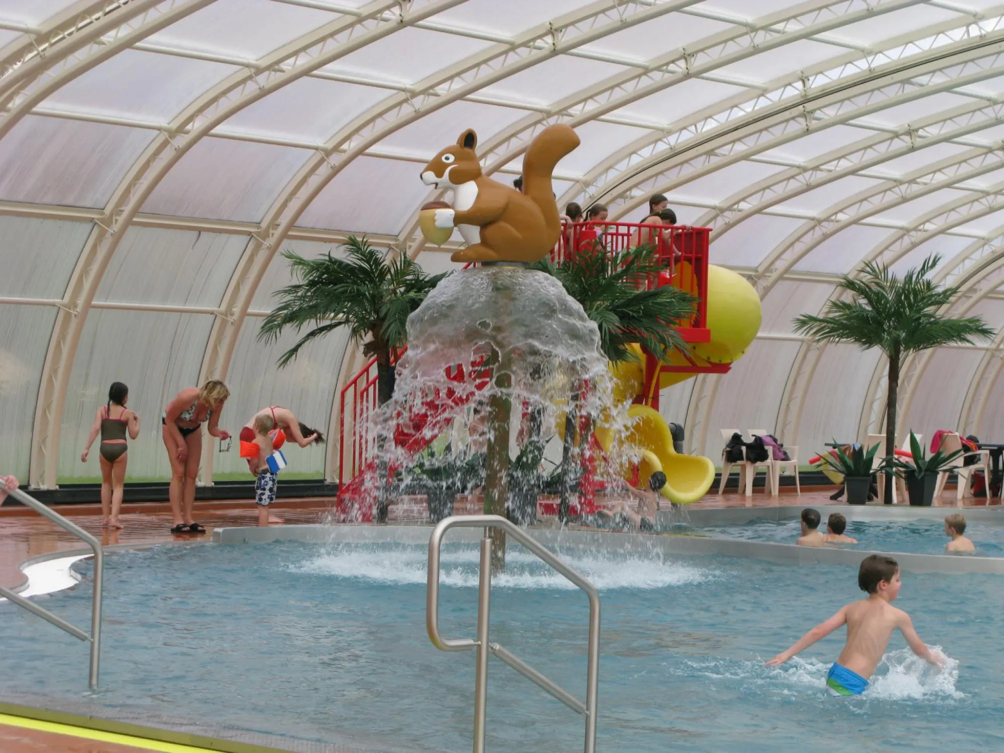 Eco Holiday Home With Wood Stove, in a Holiday Park in the Middle of Nature