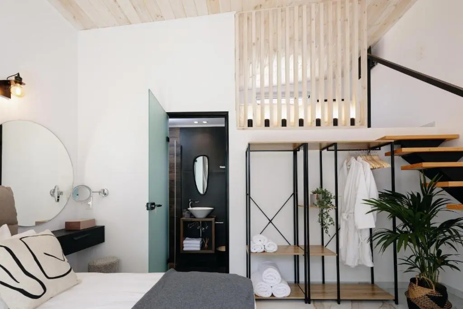 Solis Villa, close to the beach! Heated pool, By ThinkVilla