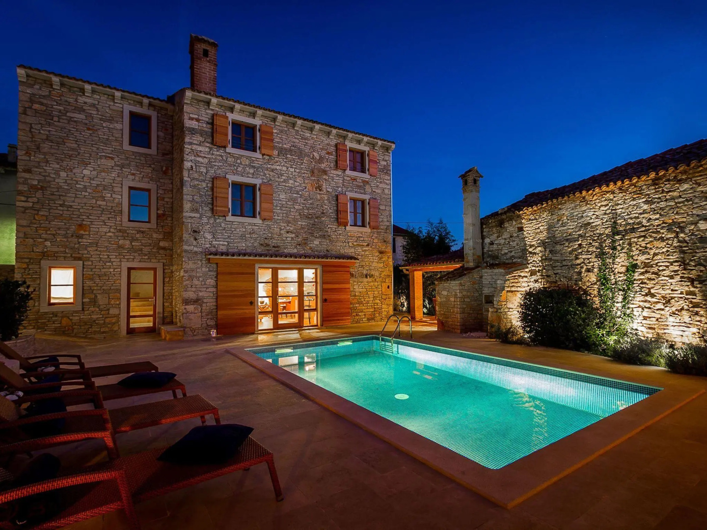 Beautiful Villa Consisting of two Houses With Private Pool, Near Pula and Beach