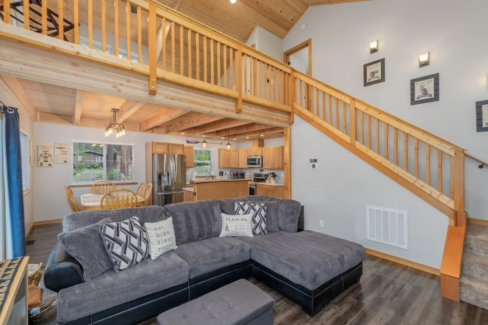 Compass Cabin 2 Bedroom Homeby NW Comfy Cabins by RedAwning