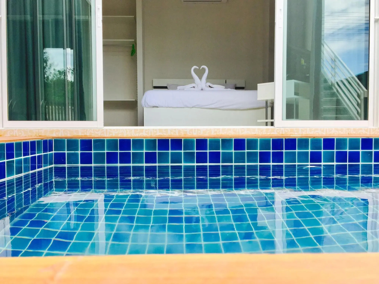 Cova Mykonos Suites
