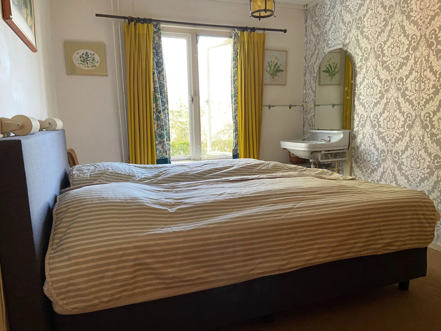 Quaint Mansion in Oploo with Terrace