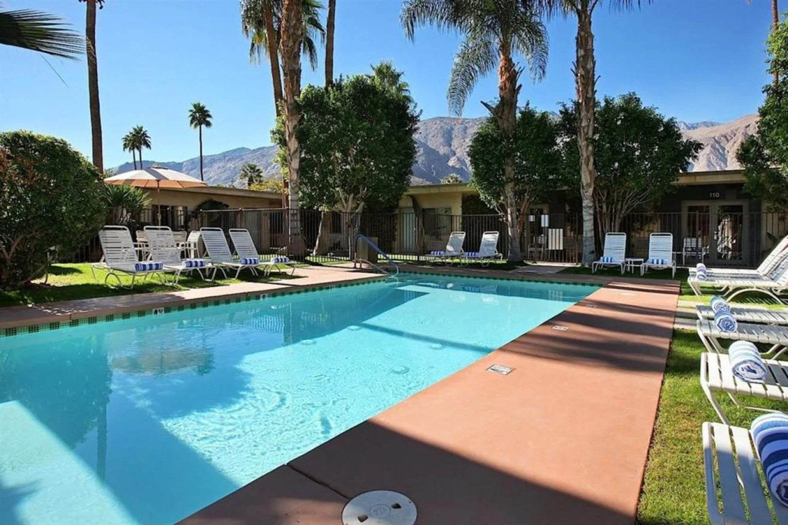7 Springs Inn & Suites