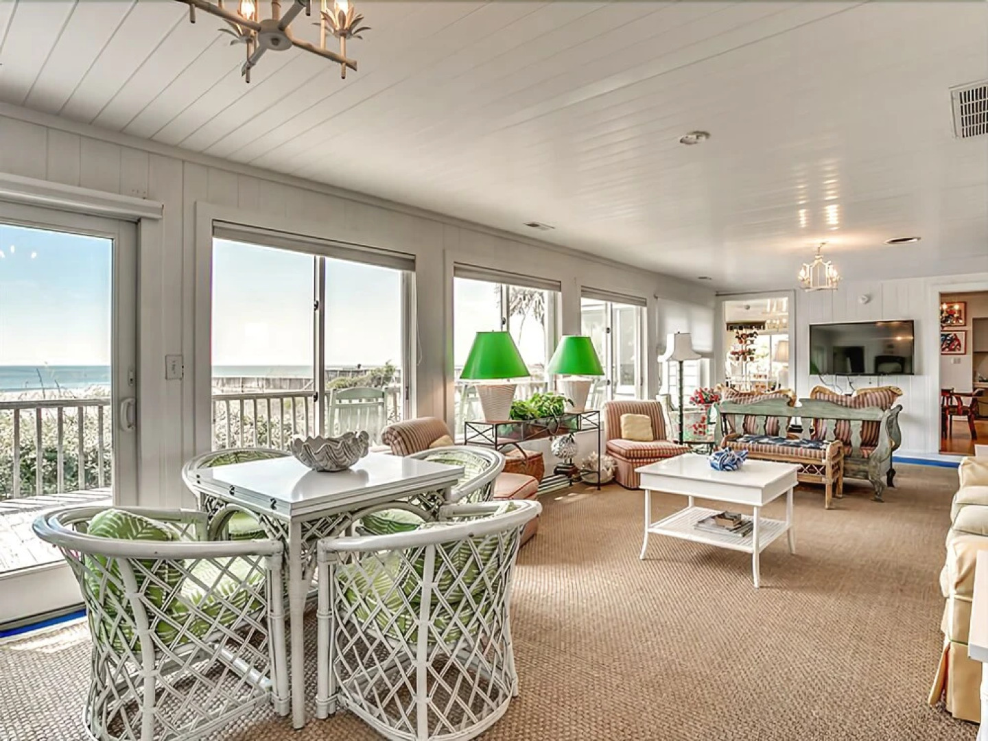 2000 Arthur Oxner 8 Br home by RedAwning