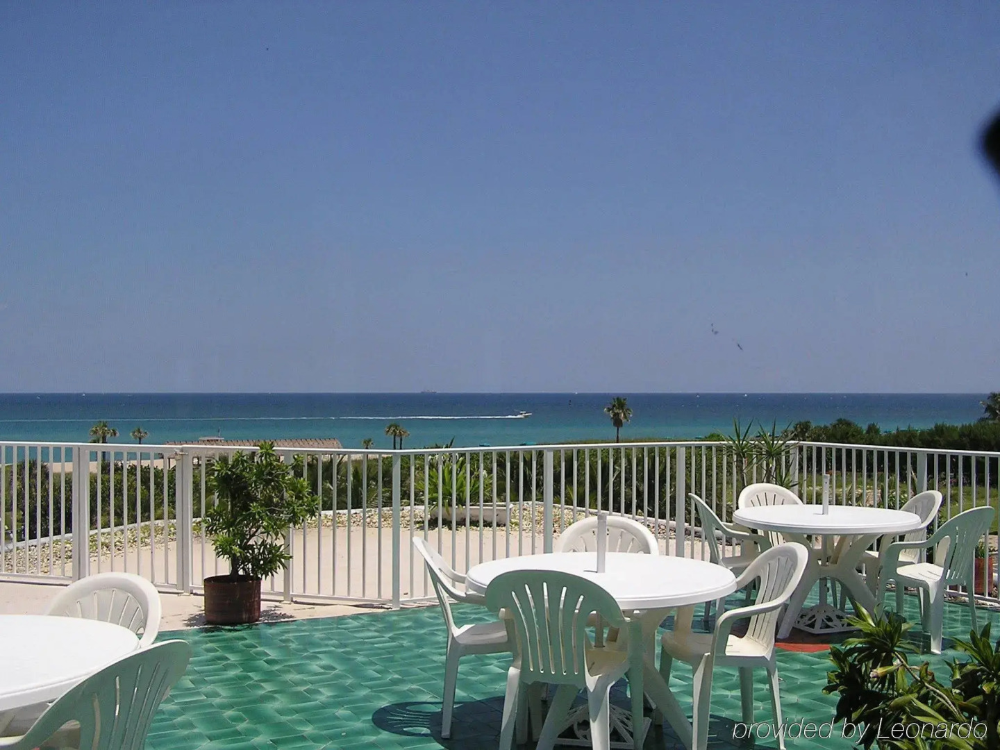 Sea Spray Inn & Beach Resort