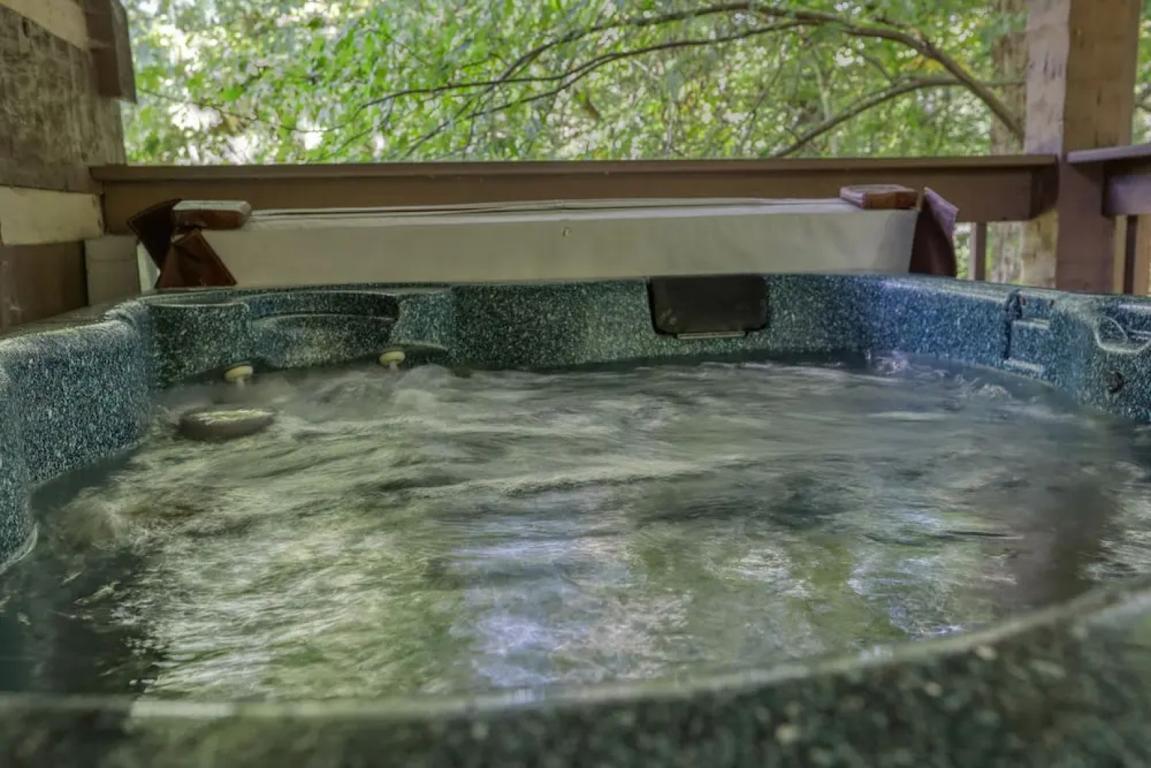 Sweet - 2 Bedrooms, 2 Baths, Sleeps 6 Cabin by RedAwning