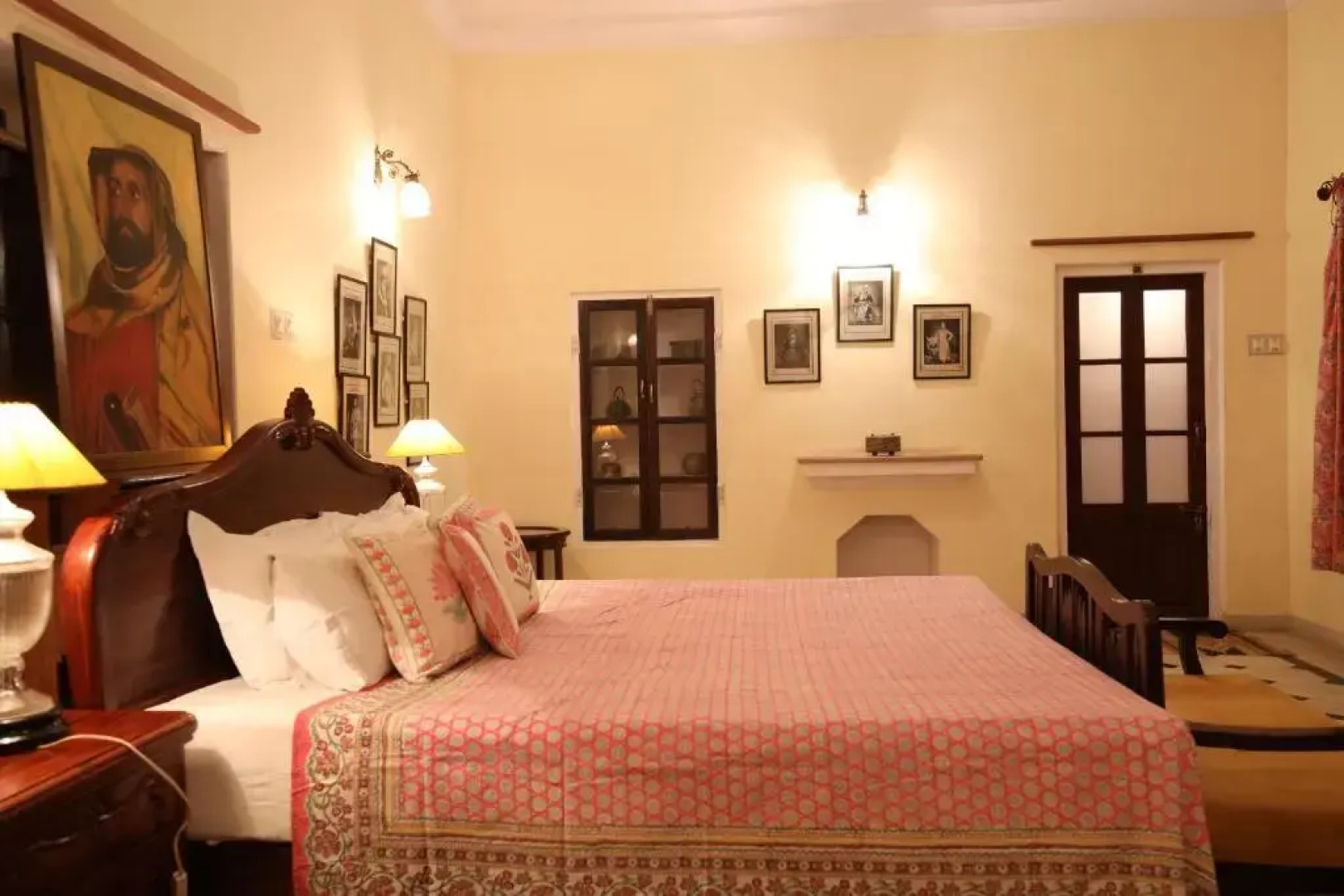 Roop Niwas Kothi, Near Mandawa